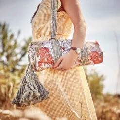 Picknickdecke L 175 X B 154cm BETWEEN FLOWERS In Creme 15 Picknickdecke L 175 X B 154cm BETWEEN FLOWERS In Creme -Heimtextilien butlers picknickdecke l 175 x b 154cm between flowers in creme 1