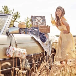 Picknickdecke L 175 X B 154cm BETWEEN FLOWERS In Dunkelblau -Heimtextilien butlers picknickdecke l 175 x b 154cm between flowers in dunkelblau 8